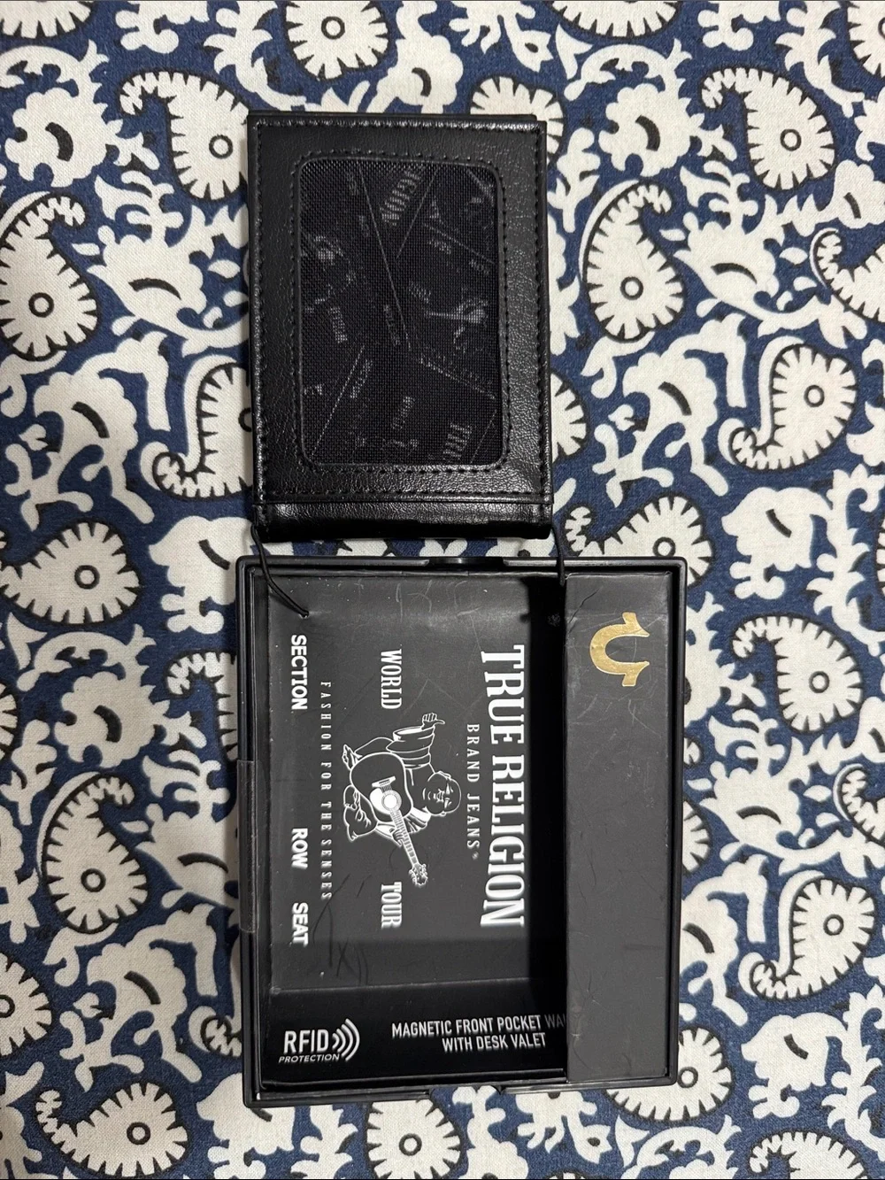 True Religion compact true